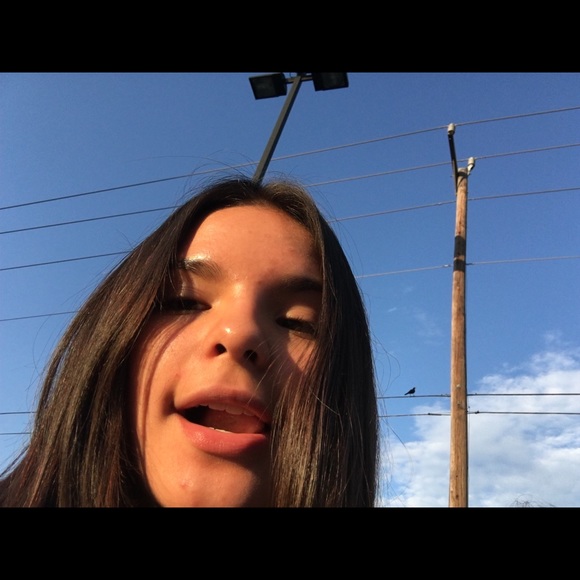 Meet your Posher, Hailey - Picture 1 of 1